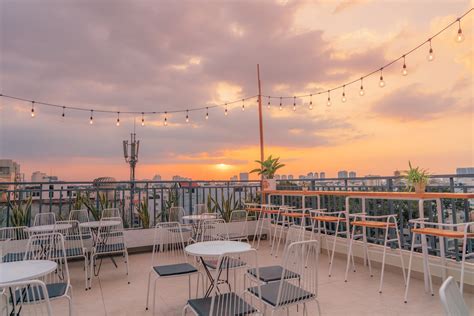 Rooftop Chill .